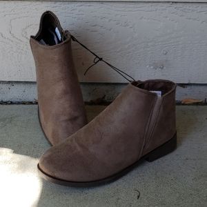 Faux suede taupe zip booties size 10